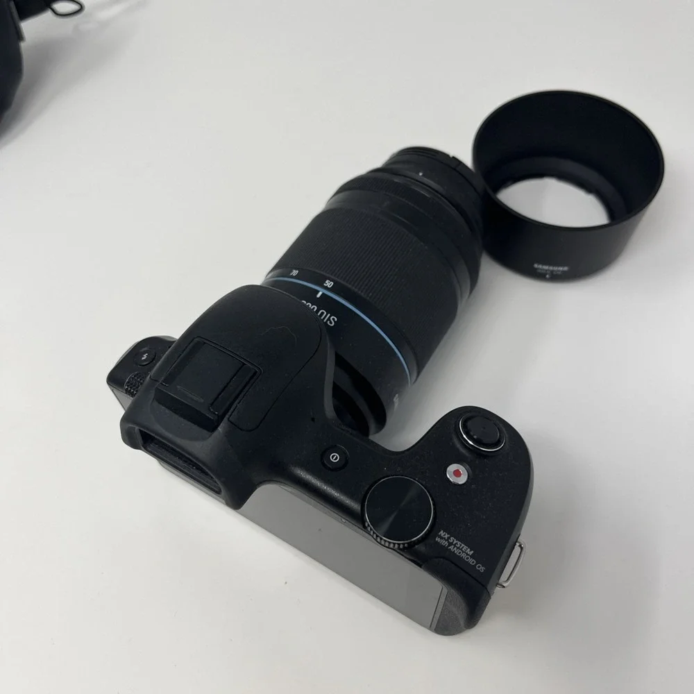Samsung Galaxy NX EK-GN120A 20.3 MP f/3.5-5.6 SLR Mirrorless Camera Blac